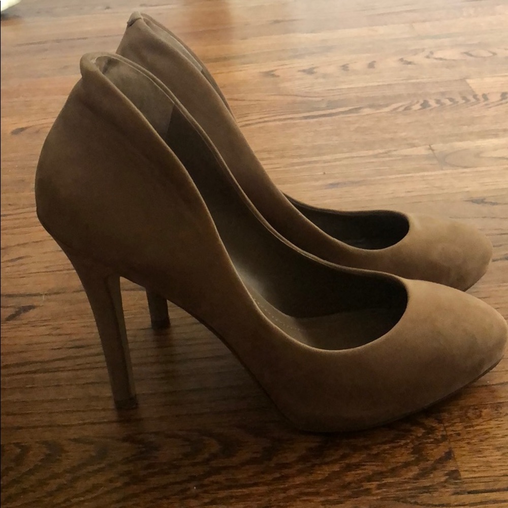Bcbg tan suede heels